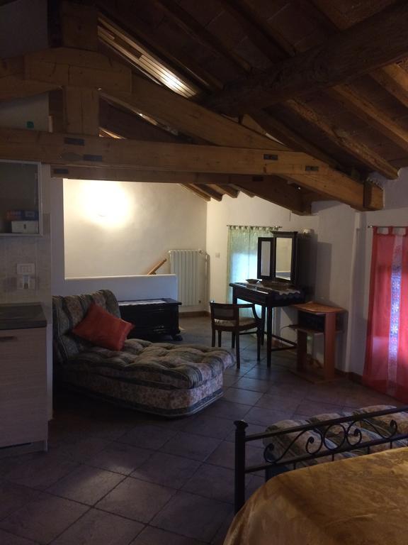 Apartament Yoghi & Bubu Gambolò Pokój zdjęcie