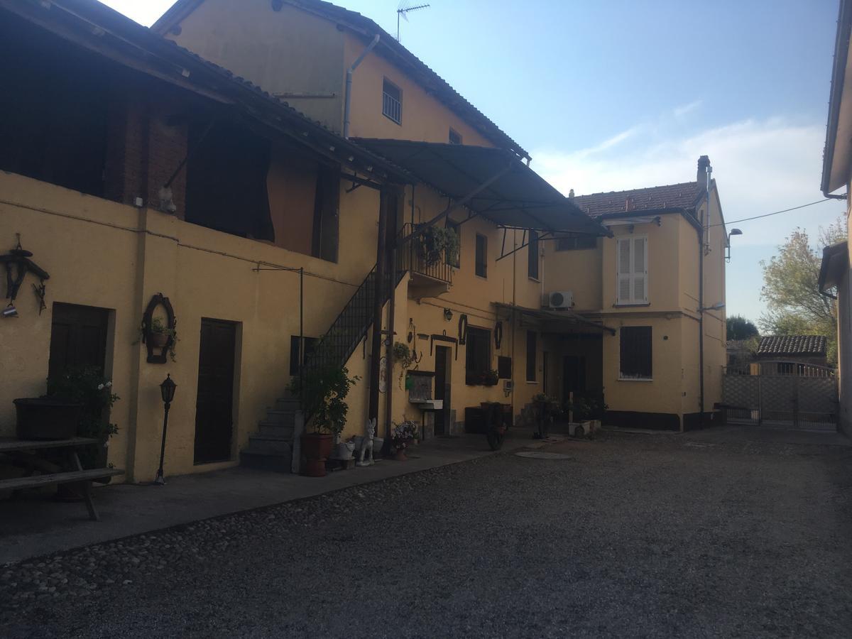Apartament Yoghi & Bubu Gambolò Zewnętrze zdjęcie
